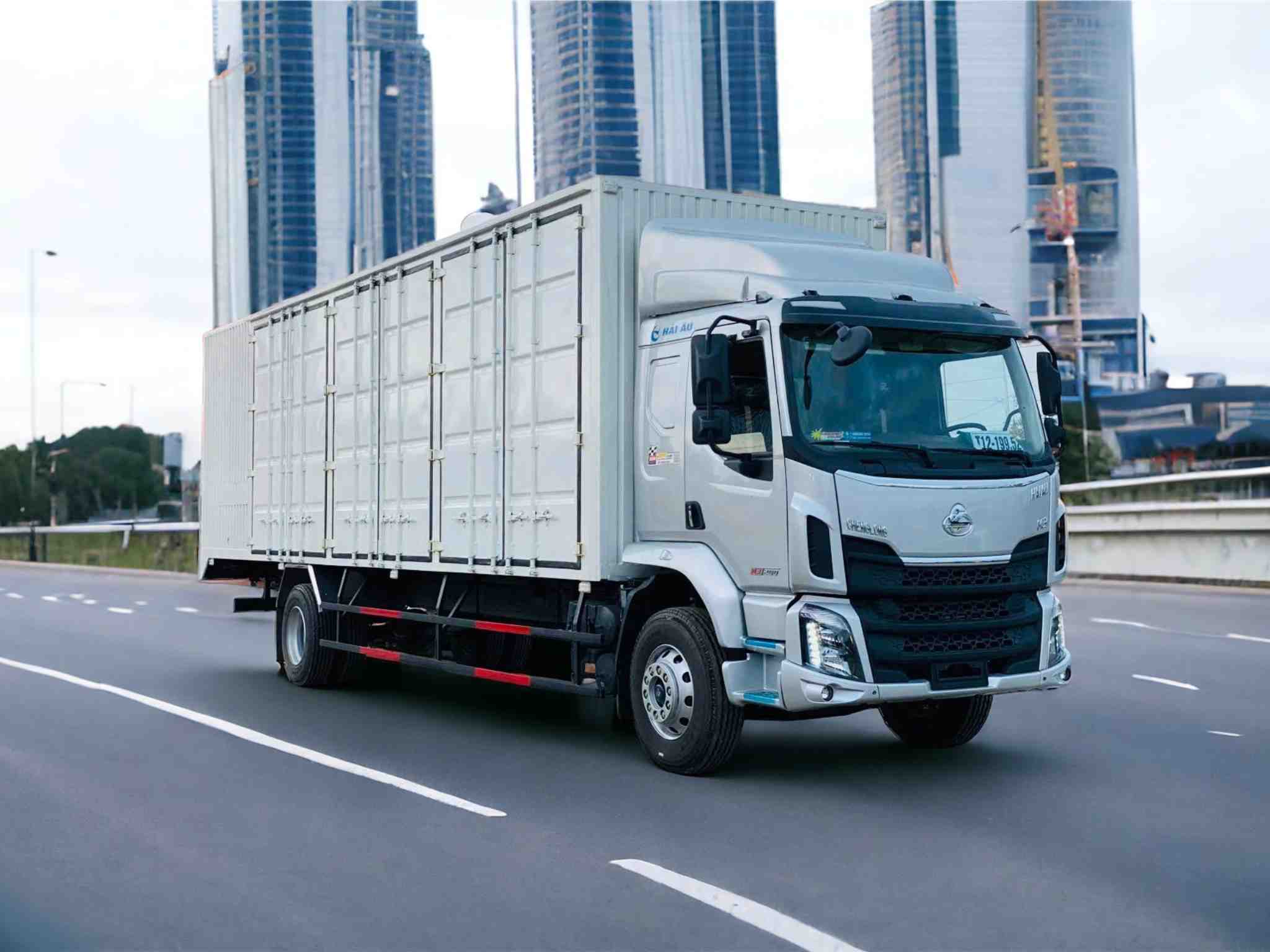 Xe Tải Chenglong M3 8 Tấn 200 HP